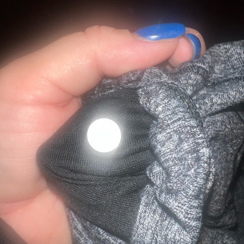Lululemon leggings size 4 - Picture 3 of 3